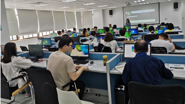 摩尔精英正式承管上海就业促进中心IC版图设计实训室 ——致力于集成电路行业人才职业成长生态的搭建